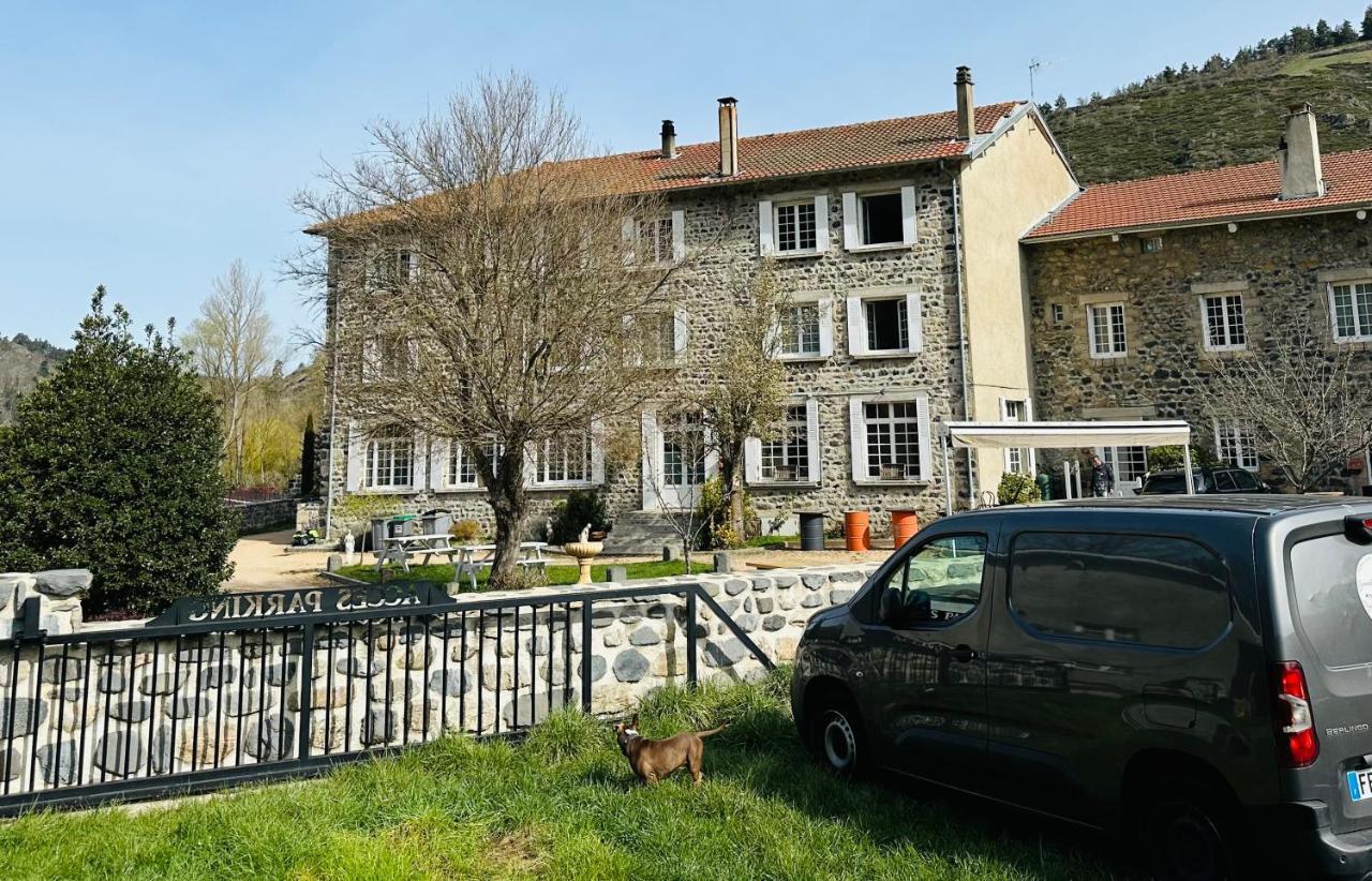 Hl Hotel De La Loire Goudet Kültér fotó